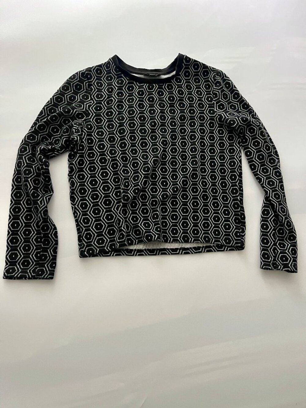 TopShop Pullover Sweater black with white geometric design pre owned
